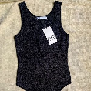 Ideal to wear with a tight skirt or pants.